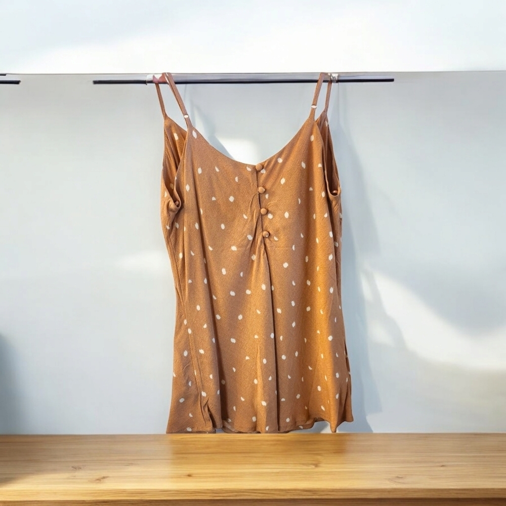 NWOT Stunning Sleeveless Blouse